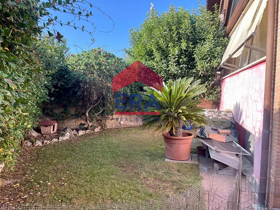 Immagine 45 di Villetta a schiera in vendita  in Via Dobbiaco 32B a Roma