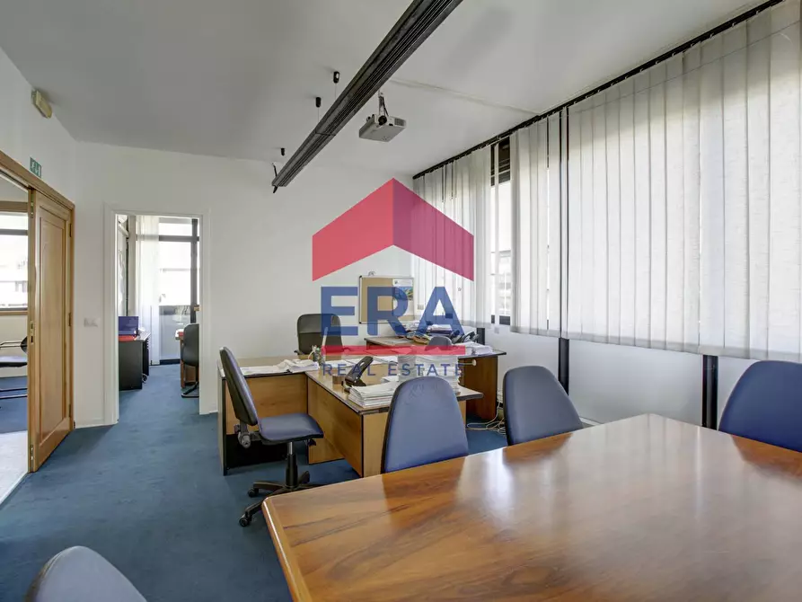 Immagine 5 di Ufficio in affitto  in Via Mar della Cina 304 a Roma