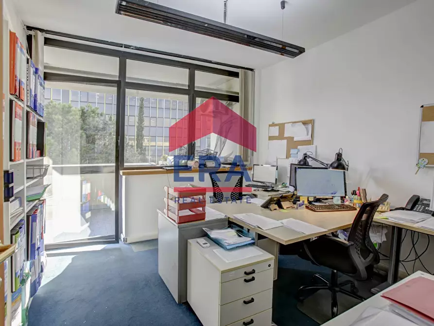 Immagine 2 di Ufficio in affitto  in Via Mar della Cina 304 a Roma