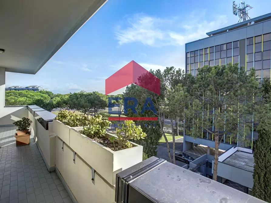 Immagine 14 di Ufficio in affitto  in Via Mar della Cina 304 a Roma