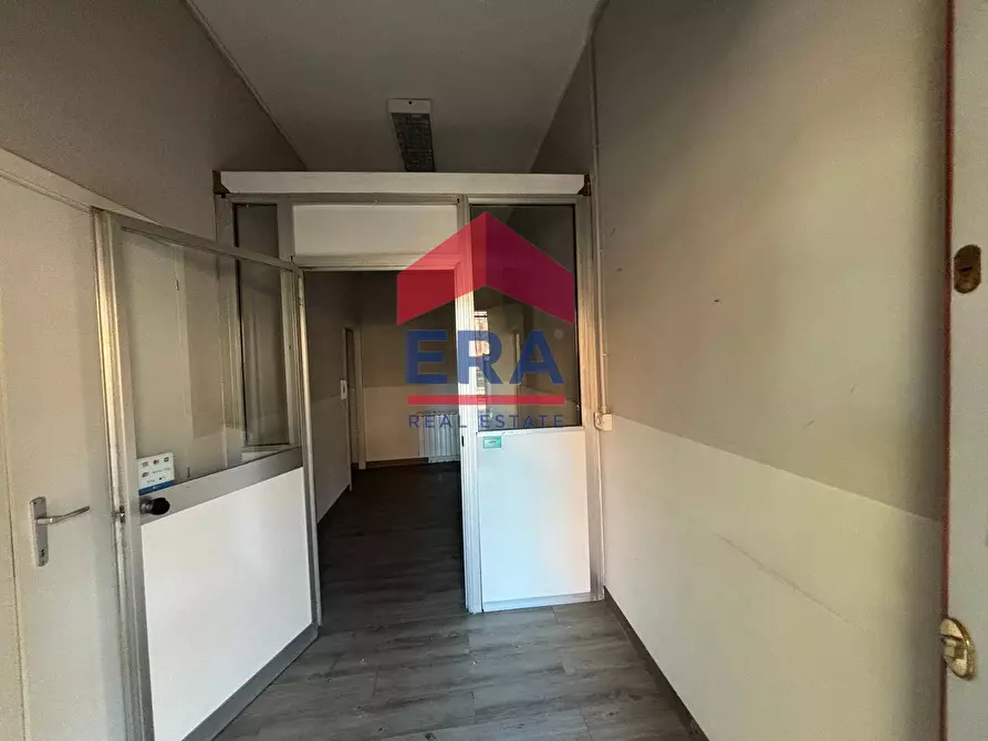 Immagine 11 di Ufficio in affitto  in via della Folgarella 88 a Ciampino