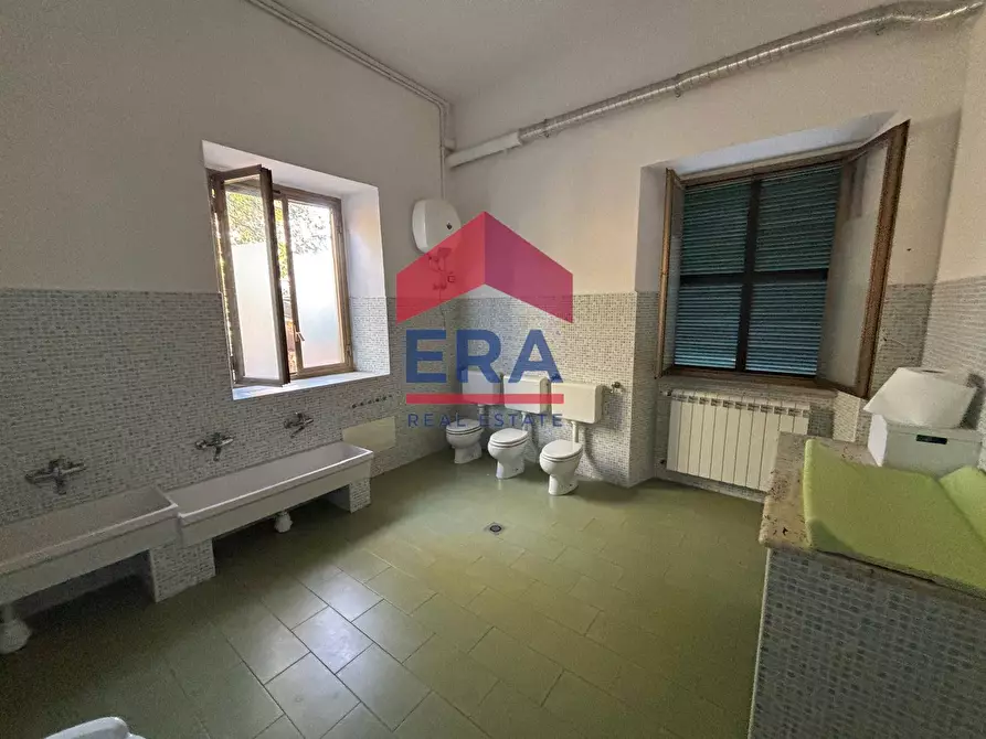 Immagine 15 di Ufficio in affitto  in via della Folgarella 88 a Ciampino