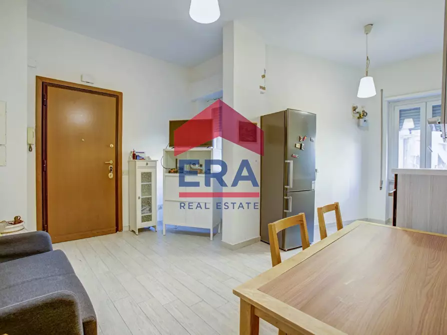 Immagine 4 di Appartamento in vendita  in Via Val D'Aosta 104 a Roma