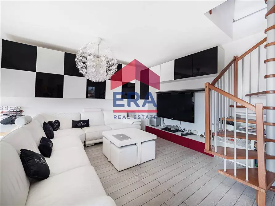 Immagine 3 di Attico in vendita  in Via Terracina 1 a Milano