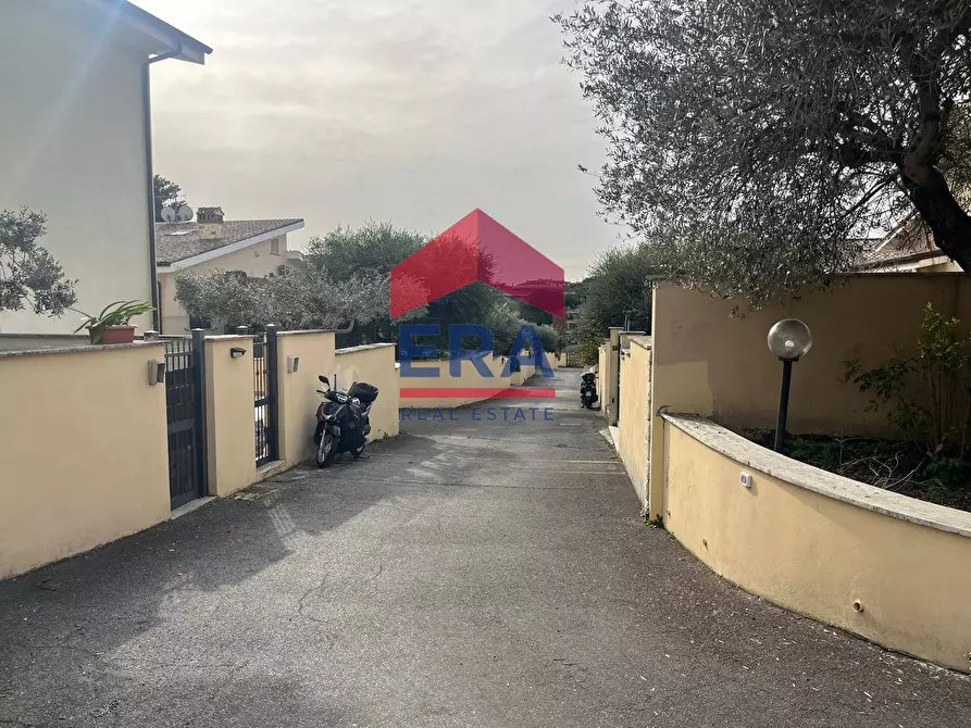 Immagine 26 di Villetta a schiera in vendita  in Via di Vigna Girelli 74 a Roma