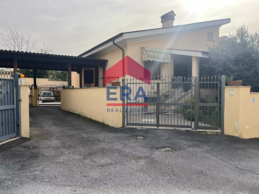 Immagine 25 di Villetta a schiera in vendita  in Via di Vigna Girelli 74 a Roma