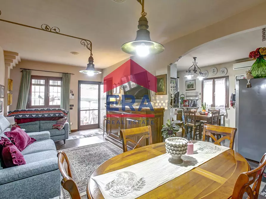 Immagine 6 di Villa in vendita  in Via Assisi 63 a Ardea