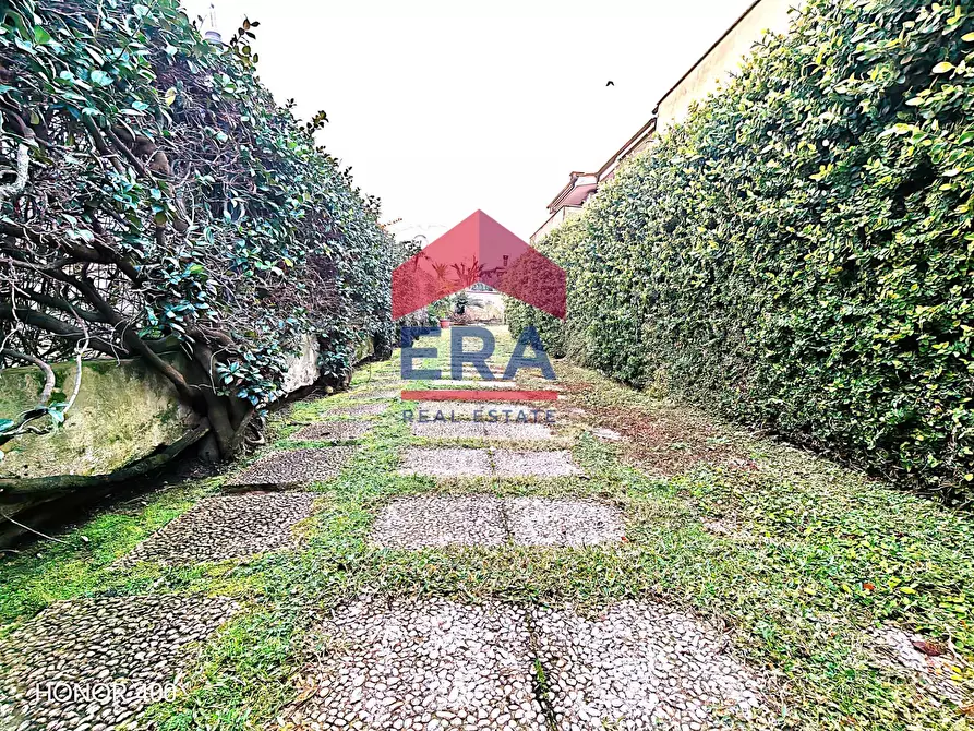 Immagine 28 di Villetta a schiera in vendita  in Stradone Sant'Anastasio 150 a Anzio