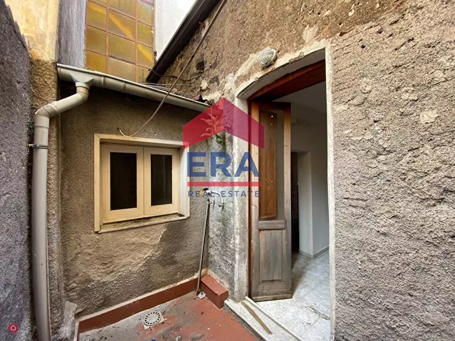 Immagine 2 di Casa indipendente in vendita  in Via Edmondo De Amicis a Catania