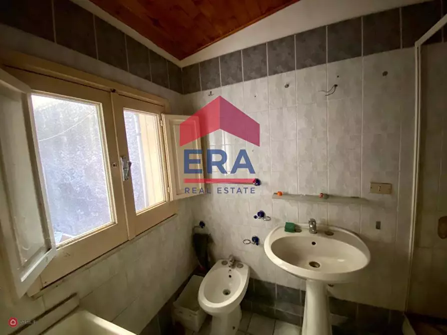 Immagine 5 di Casa indipendente in vendita  in Via Edmondo De Amicis a Catania