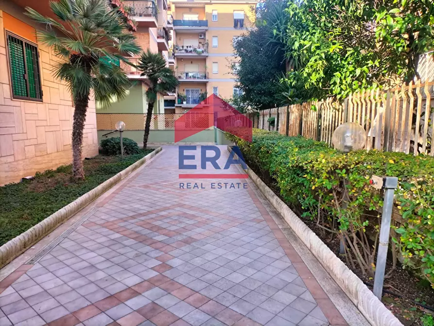 Immagine 2 di Appartamento in vendita  in Via Capo Palinuro 9 a Roma
