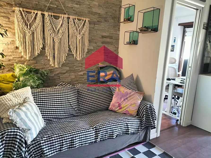 Immagine 5 di Appartamento in vendita  in Via Capo Palinuro 9 a Roma