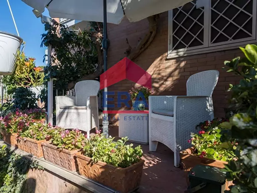 Immagine 58 di Villetta a schiera in vendita  in Via Corinna 7 a Roma