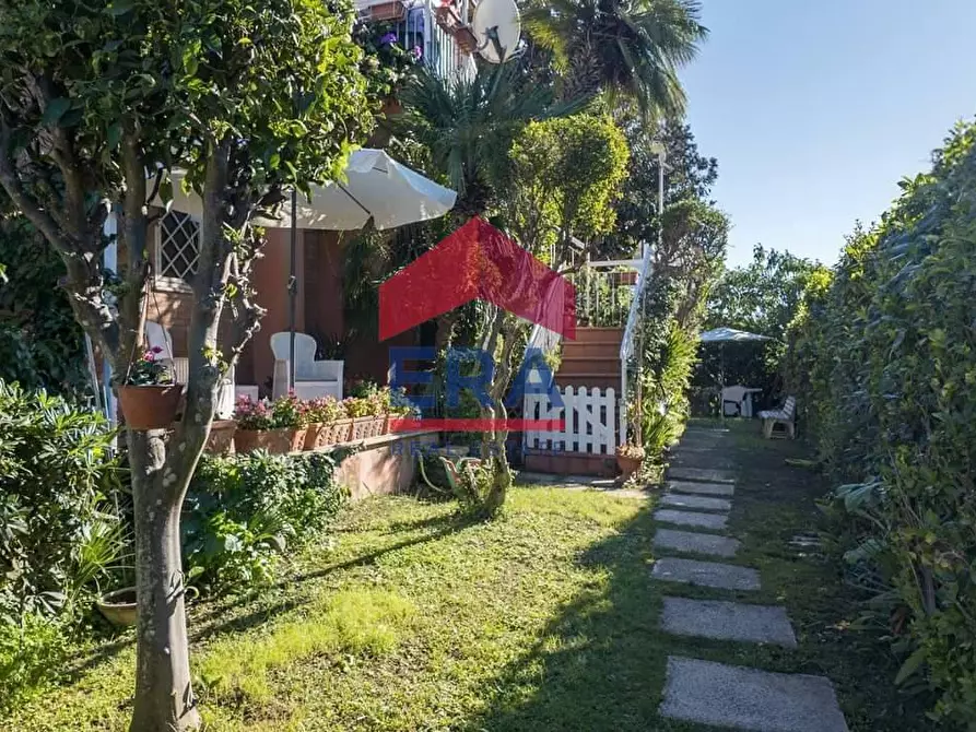 Immagine 60 di Villetta a schiera in vendita  in Via Corinna 7 a Roma