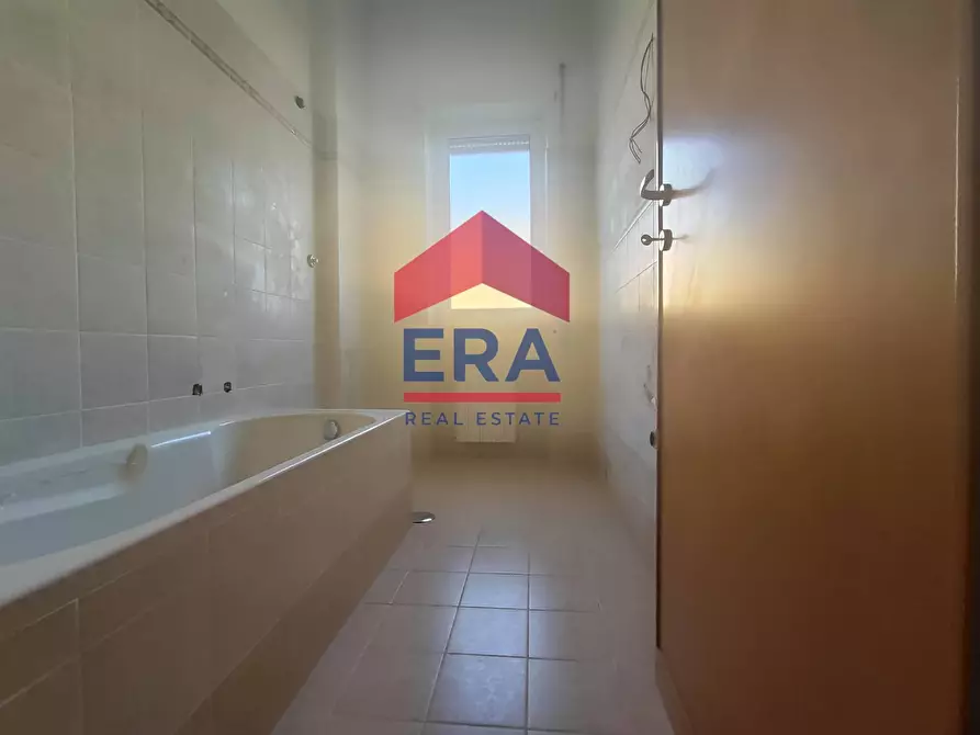 Immagine 30 di Appartamento in vendita  in Via Francesco Donati 64 a Roma