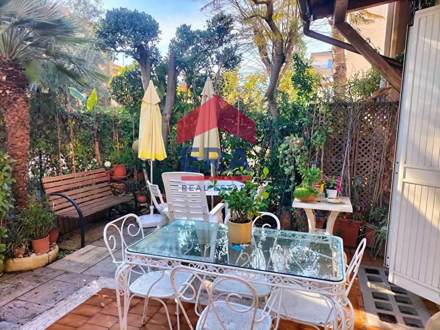 Immagine 4 di Villetta a schiera in vendita  in Via Gabriele Malagrida 11 a Roma