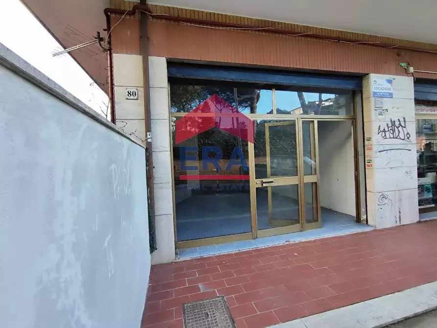 Immagine 2 di Negozio in affitto  in Via Ippolito Desideri 78 a Roma