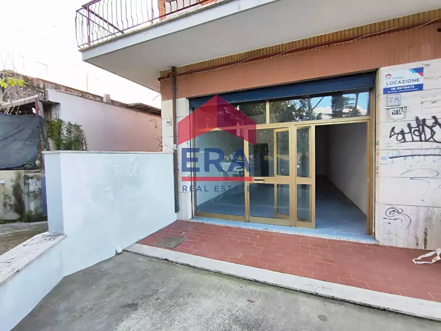 Immagine 4 di Negozio in affitto  in Via Ippolito Desideri 78 a Roma
