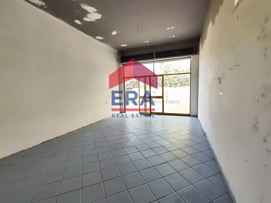 Immagine 5 di Negozio in affitto  in Via Ippolito Desideri 78 a Roma