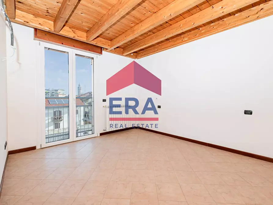 Immagine 5 di Appartamento in vendita  in Via Luigi Pomini 31 a Castellanza