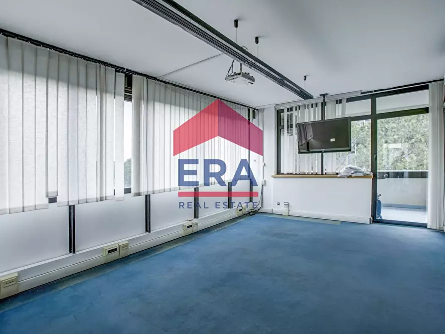 Immagine 4 di Ufficio in affitto  in Via Mar della Cina 304 a Roma