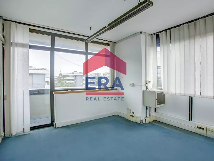 Immagine 6 di Ufficio in affitto  in Via Mar della Cina 304 a Roma