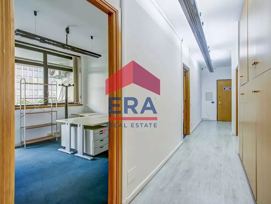 Immagine 12 di Ufficio in affitto  in Via Mar della Cina 304 a Roma