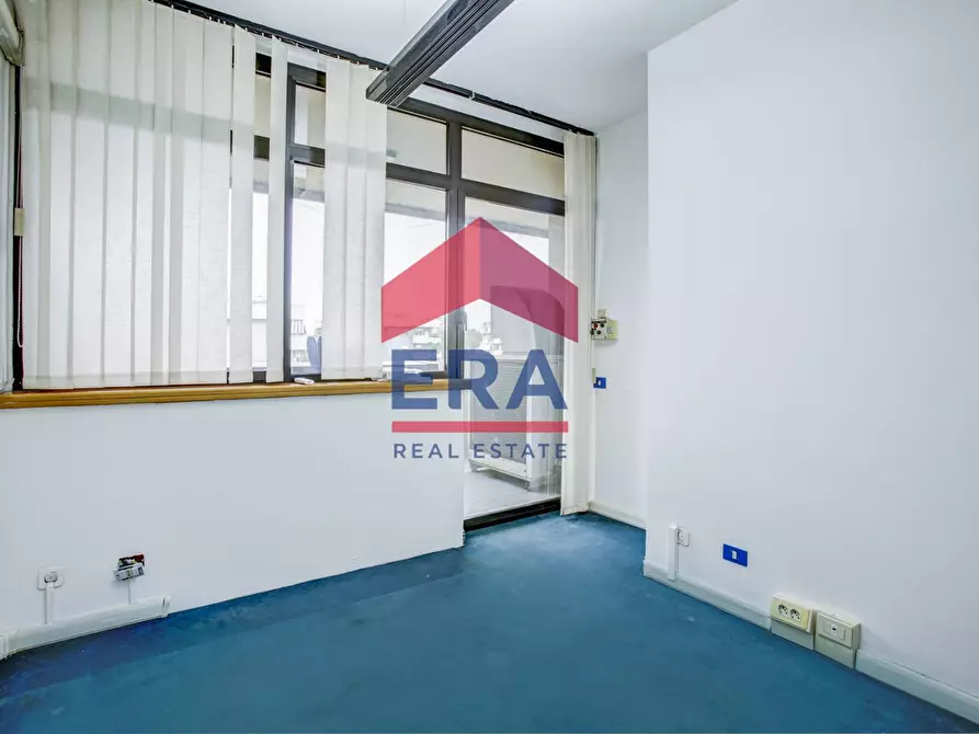 Immagine 11 di Ufficio in affitto  in Via Mar della Cina 304 a Roma