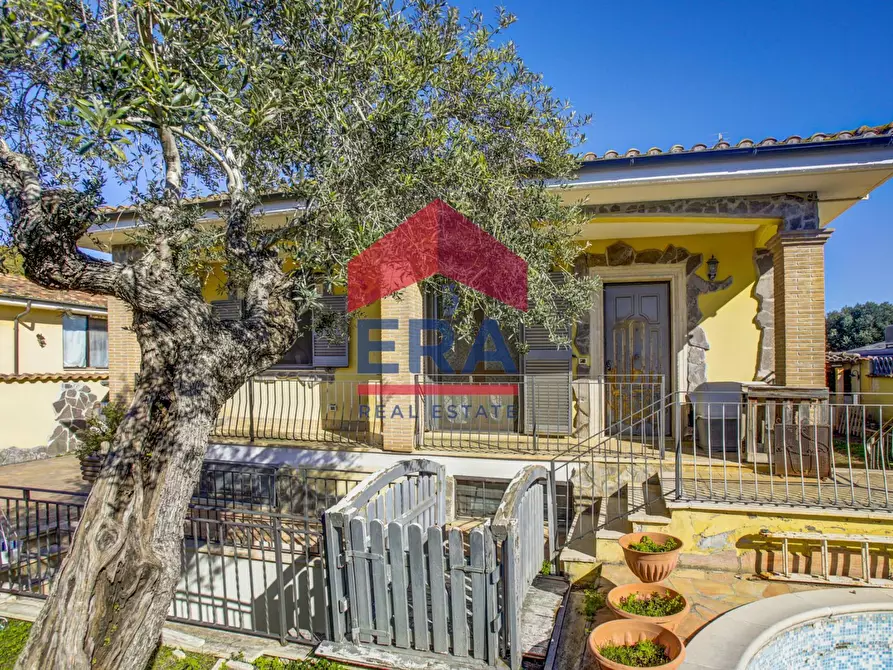 Immagine 2 di Villa in vendita  in Via di Pratica di Mare 62 a Ardea