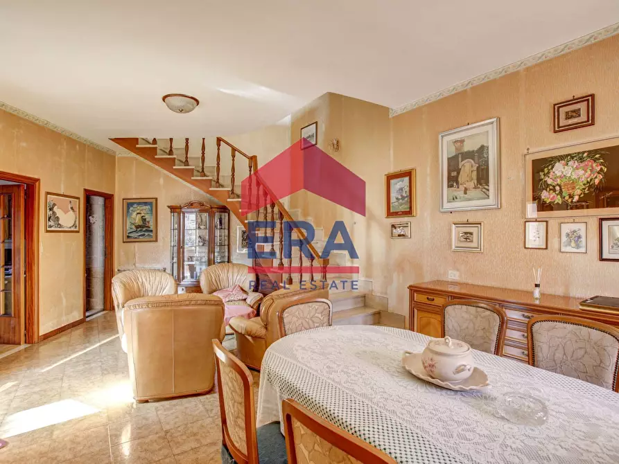 Immagine 8 di Villa in vendita  in Via Del Fosso Di Tor Pagnotta 109 a Roma