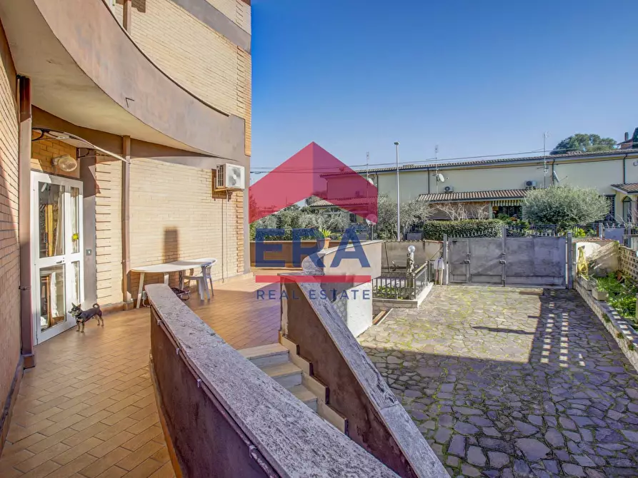 Immagine 23 di Villa in vendita  in Via Del Fosso Di Tor Pagnotta 109 a Roma