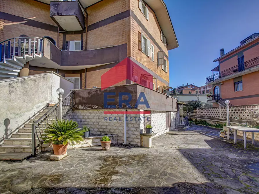 Immagine 26 di Villa in vendita  in Via Del Fosso Di Tor Pagnotta 109 a Roma