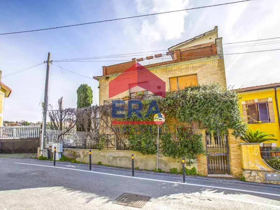 Immagine 1 di Villa in vendita  in Strada Nuova 116 a Ariccia