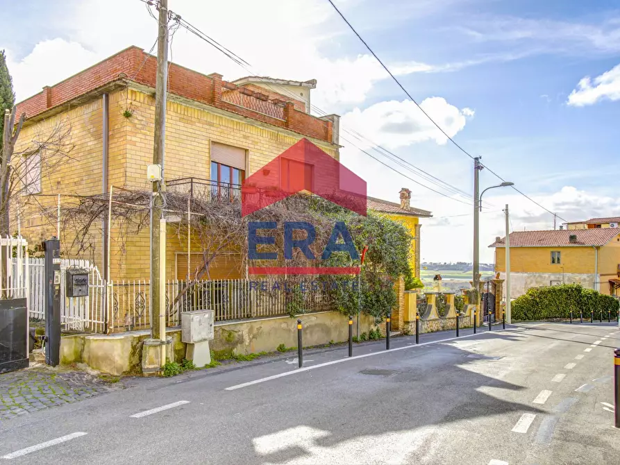 Immagine 2 di Villa in vendita  in Strada Nuova 116 a Ariccia