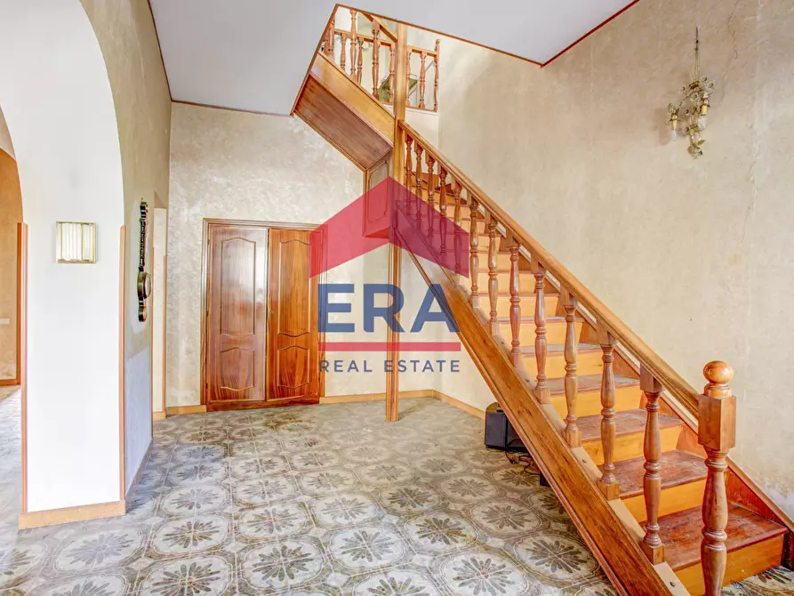 Immagine 3 di Villa in vendita  in Strada Nuova 116 a Ariccia