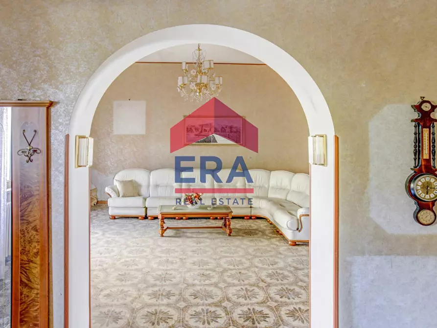 Immagine 4 di Villa in vendita  in Strada Nuova 116 a Ariccia