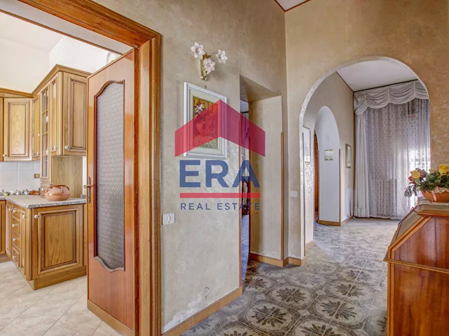 Immagine 11 di Villa in vendita  in Strada Nuova 116 a Ariccia