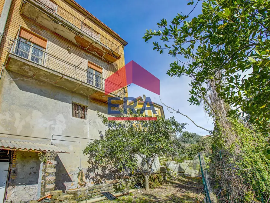 Immagine 31 di Villa in vendita  in Strada Nuova 116 a Ariccia