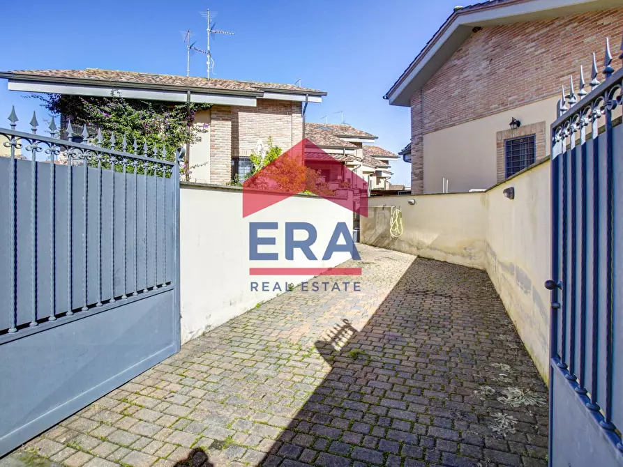 Immagine 2 di Villetta a schiera in vendita  in Via Cremosano a Roma