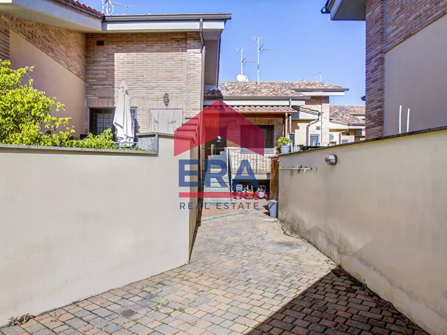 Immagine 3 di Villetta a schiera in vendita  in Via Cremosano a Roma