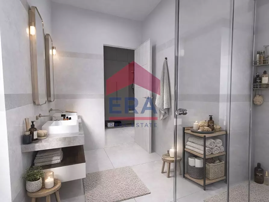 Immagine 13 di Appartamento in vendita  in Via Salento a Roma