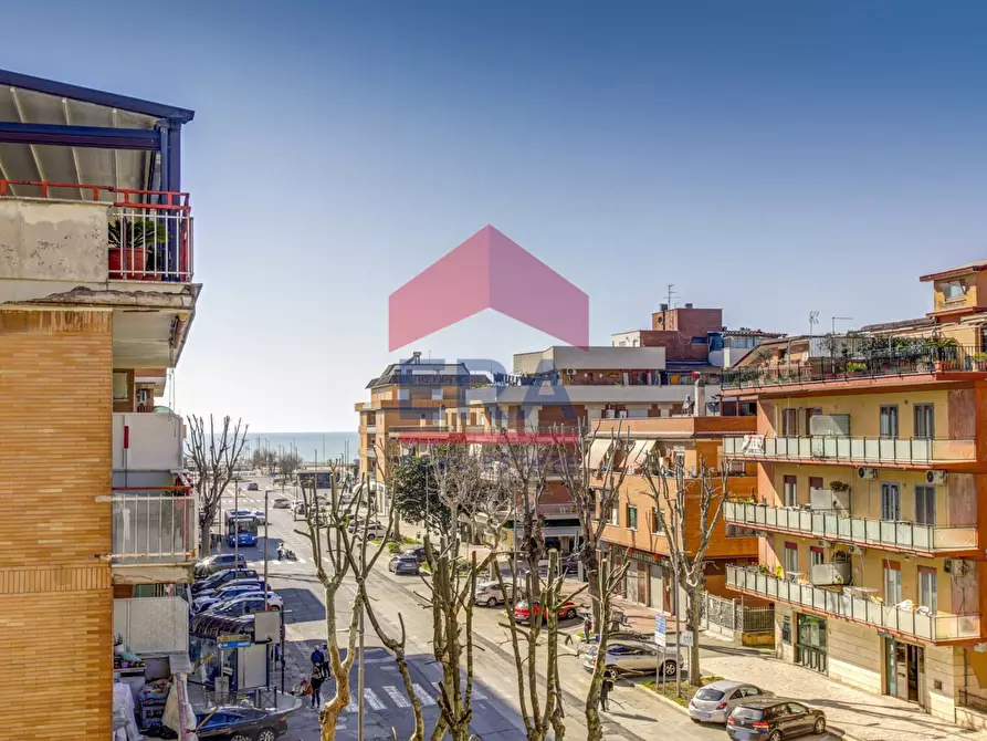 Immagine 14 di Appartamento in vendita  in Viale Danimarca 48 a Pomezia