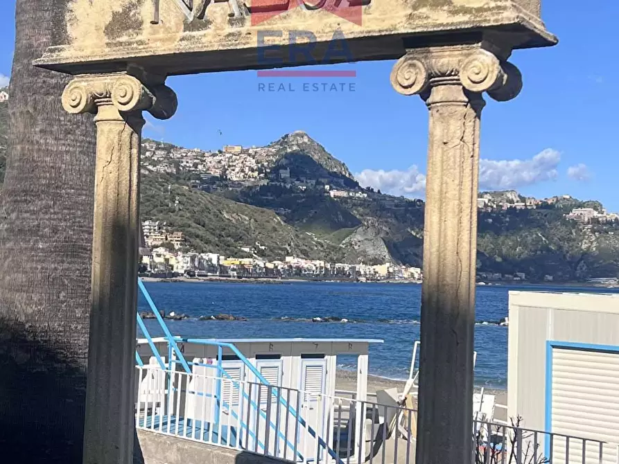 Immagine 1 di Casa semindipendente in vendita  in via Giovanni Calabrò 53 a Giardini-Naxos
