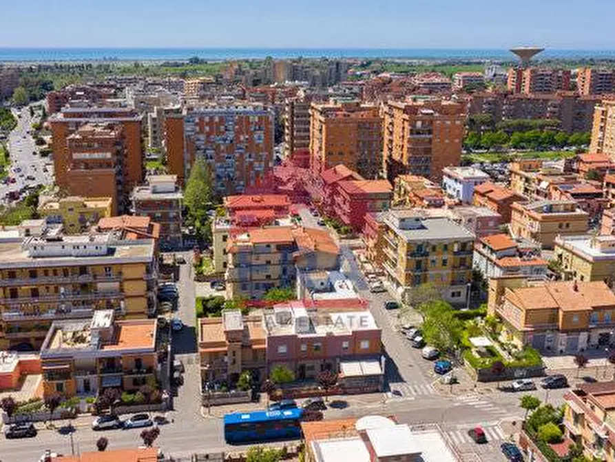 Immagine 15 di Attività commerciale in vendita  a Pomezia