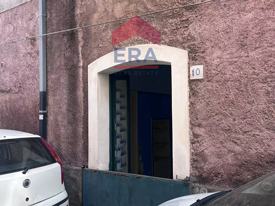 Immagine 3 di Locale commerciale in vendita  in via san giuliano 26 a Trecastagni