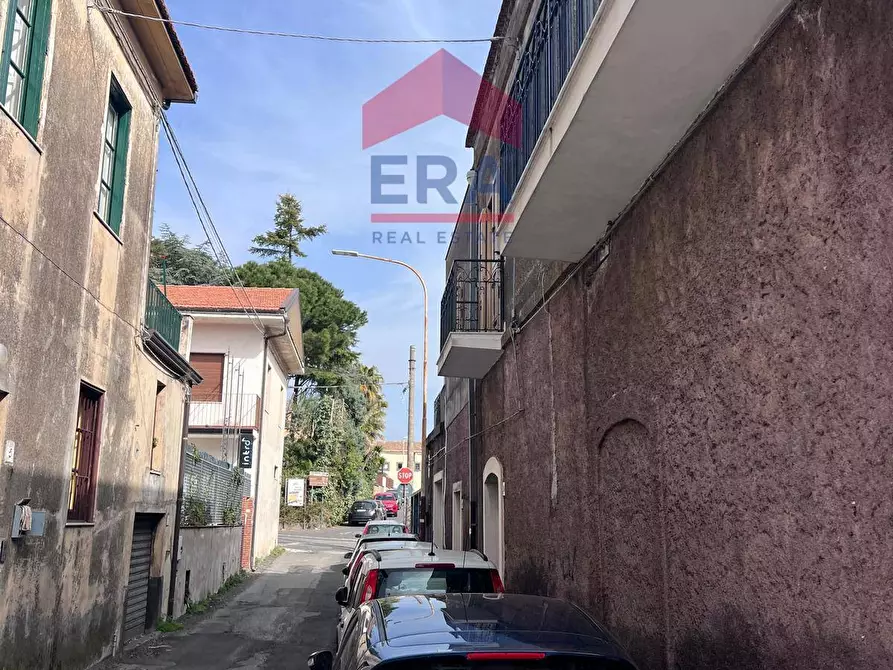 Immagine 14 di Locale commerciale in vendita  in via san giuliano 26 a Trecastagni