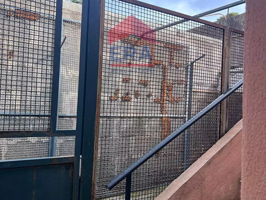 Immagine 15 di Locale commerciale in vendita  in via san giuliano 26 a Trecastagni