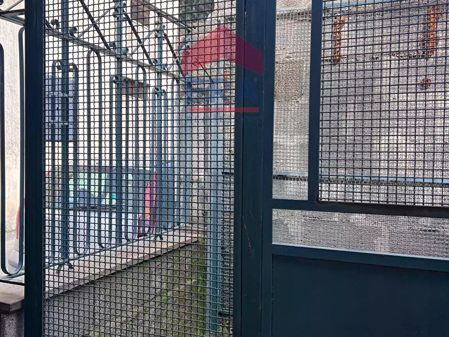 Immagine 16 di Locale commerciale in vendita  in via san giuliano 26 a Trecastagni