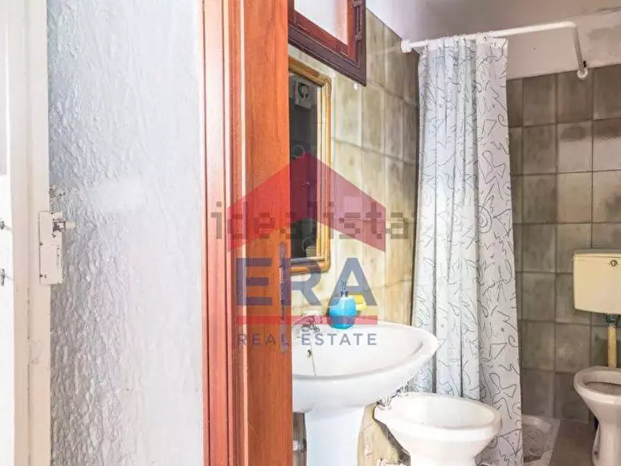 Immagine 11 di Locale commerciale in vendita  in via san giuliano 26 a Trecastagni