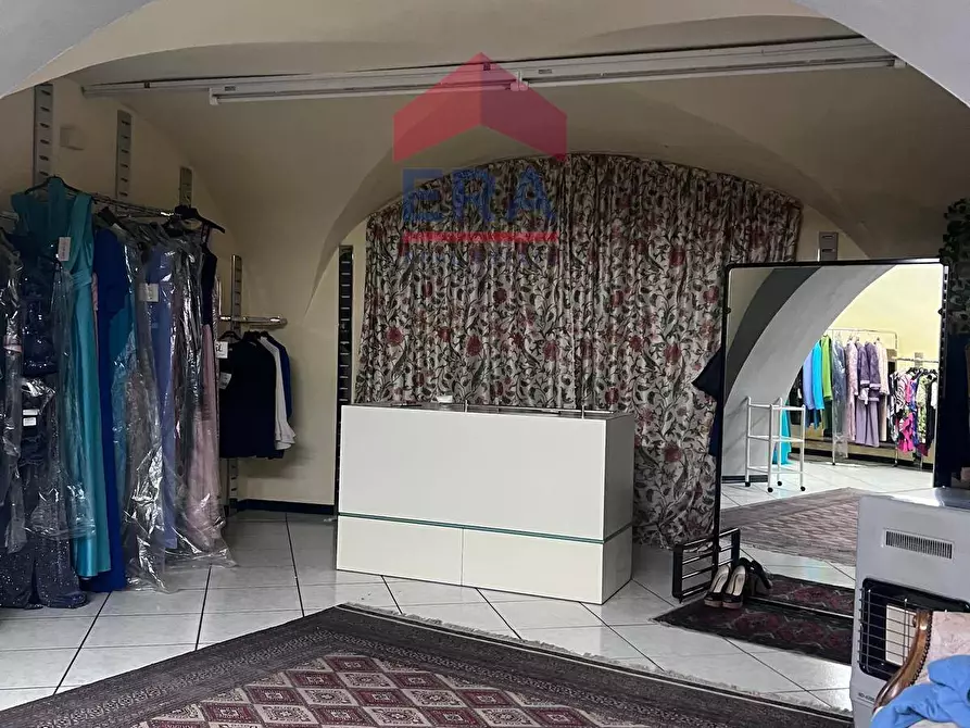 Immagine 8 di Locale commerciale in vendita  in corso sicilia 2 a Trecastagni